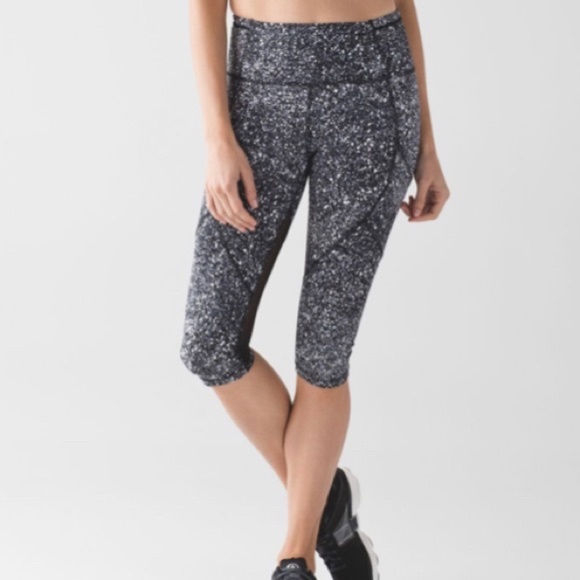 Lululemon Outrun 17" Splatter White & Black Size 8 - Picture 1 of 8